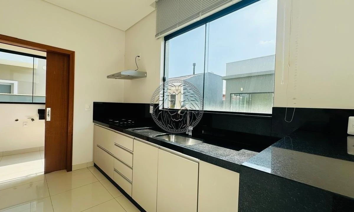 Casa con 3 suites y 372 m² con 2 plazas — photo 2
