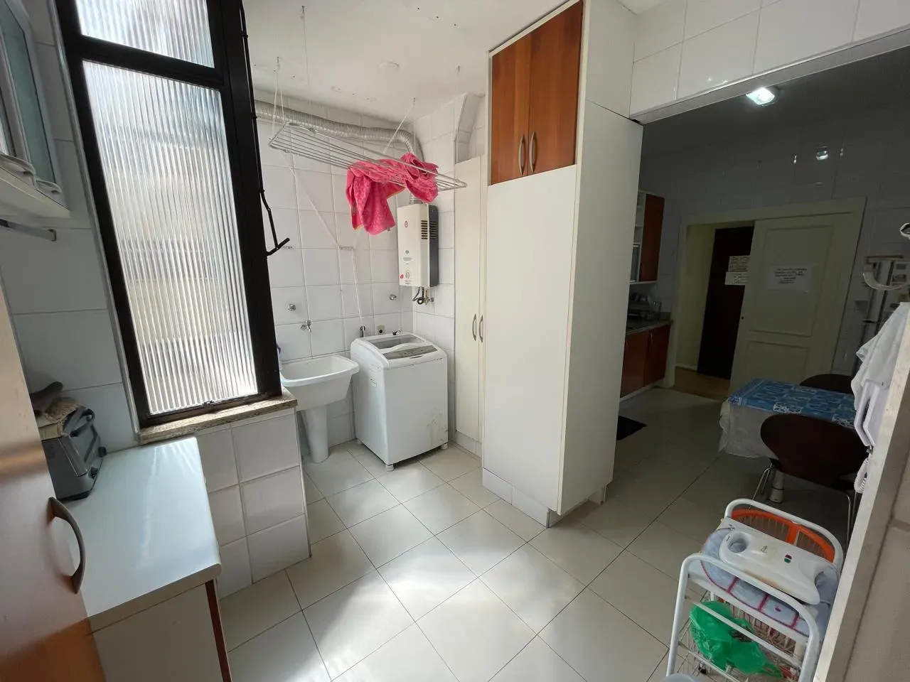 Furnished 3-bedroom apartment with a parking space — photo 23