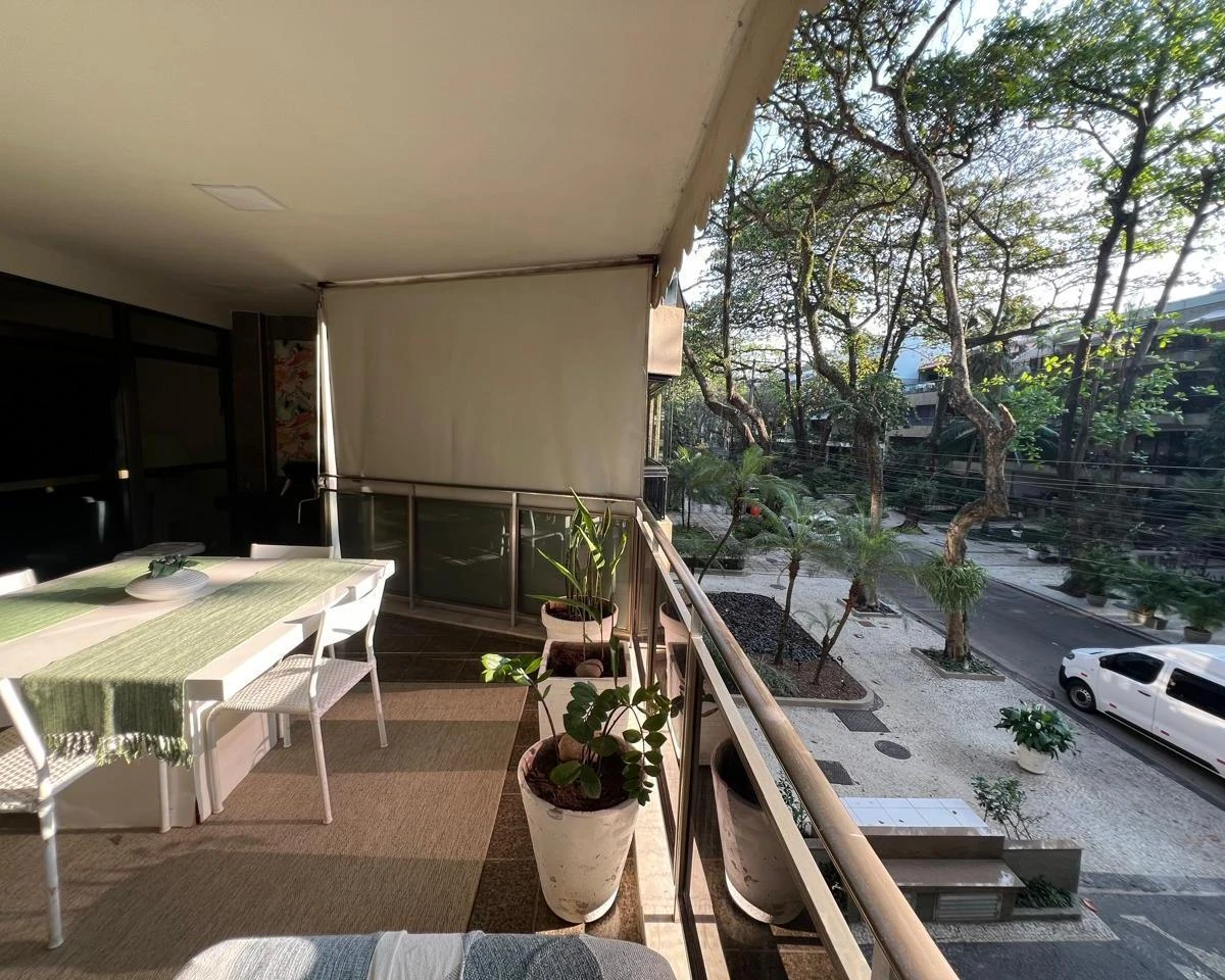 Furnished 170 m² apartment with 4 en-suite suites — photo 17