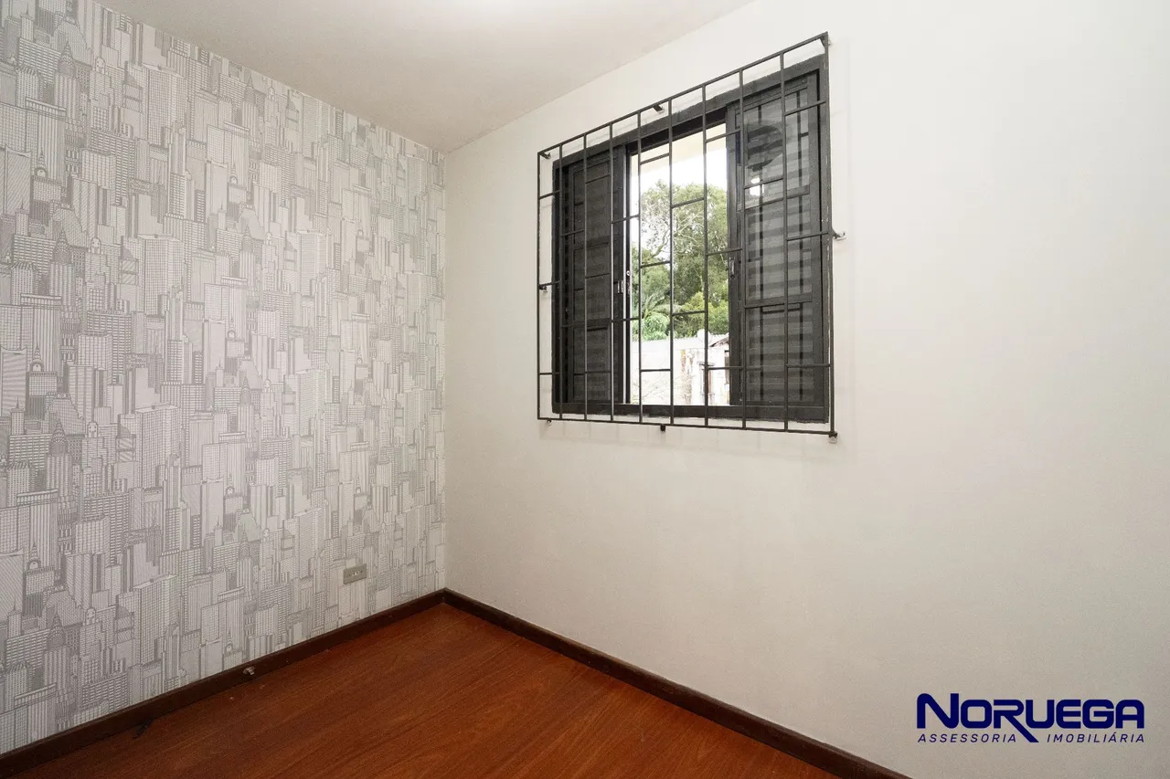 House with a closed kitchen and 3 bedrooms — photo 13