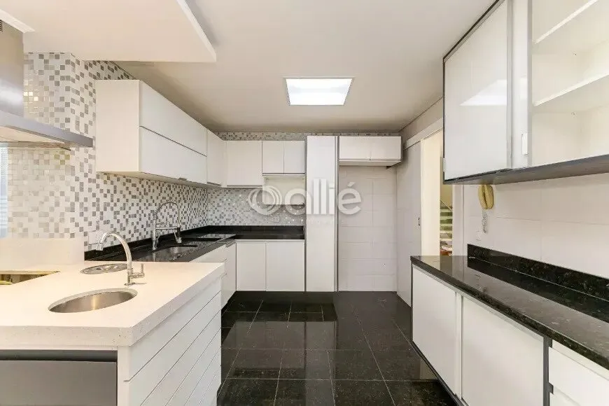House with 4 en-suite rooms and 4 parking spots — photo 11