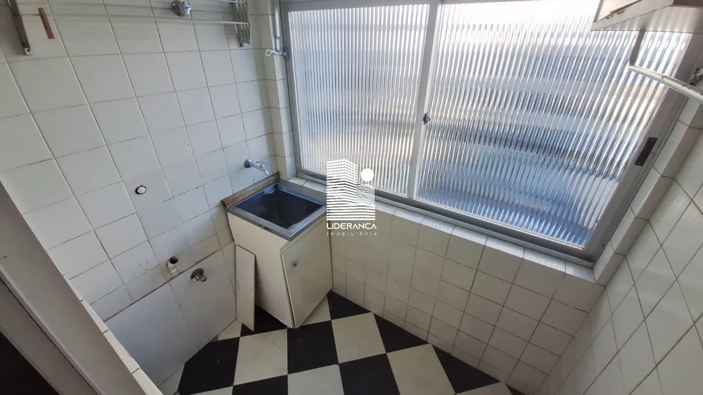 One-bedroom apartment with a washing machine — photo 23