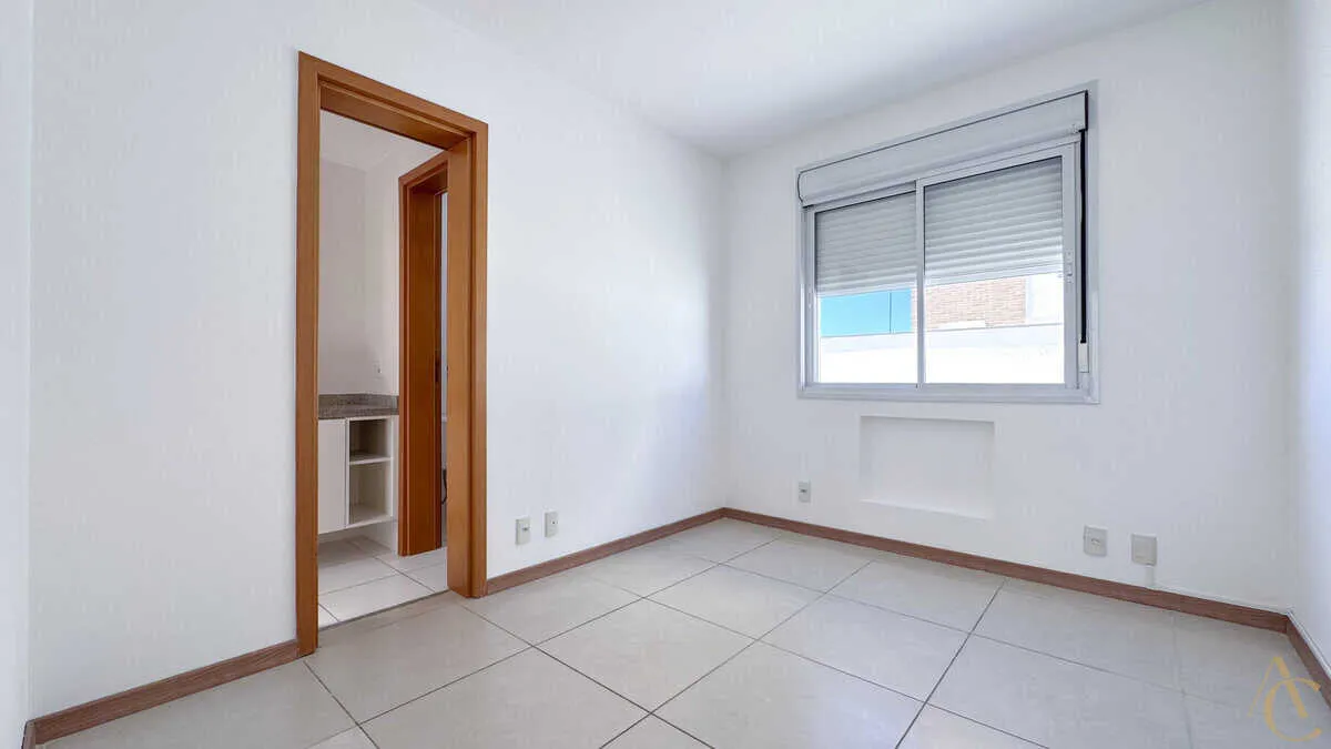 Unfurnished apartment with 3 bedrooms and balcony grill — photo 24