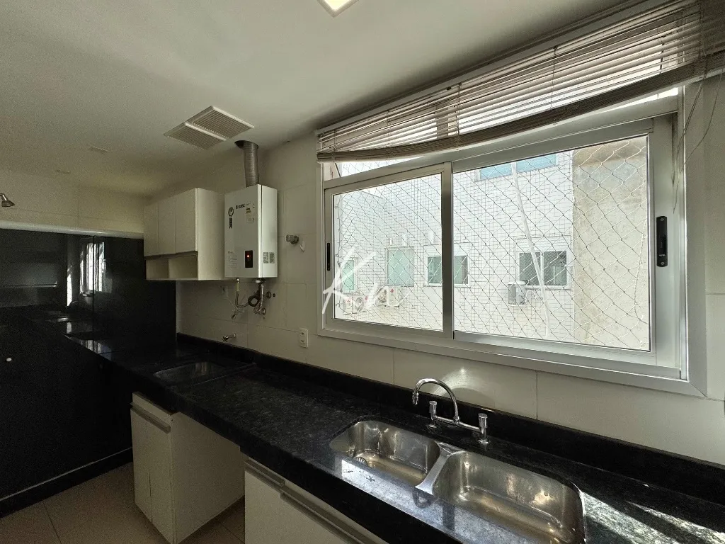210 m² unfurnished apartment with 3 bedrooms and 5 baths — photo 19