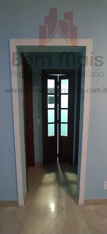 Unfurnished 4-bedroom apartment with closed kitchen — photo 29