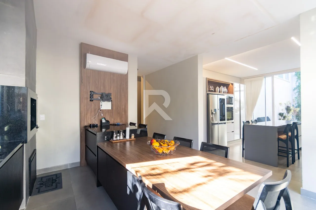 House with open-plan kitchen and 400 m², 4 bedrooms — photo 14