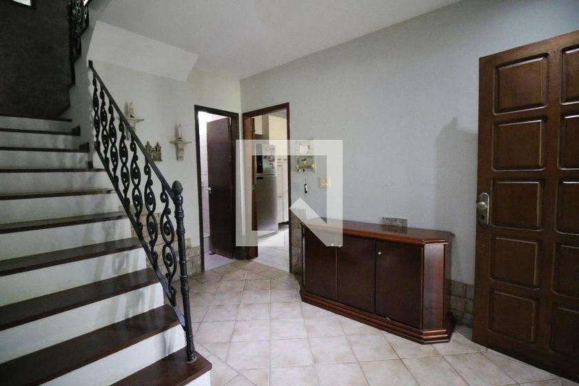 Casa de 700 m² con bañera y vestidor — photo 49