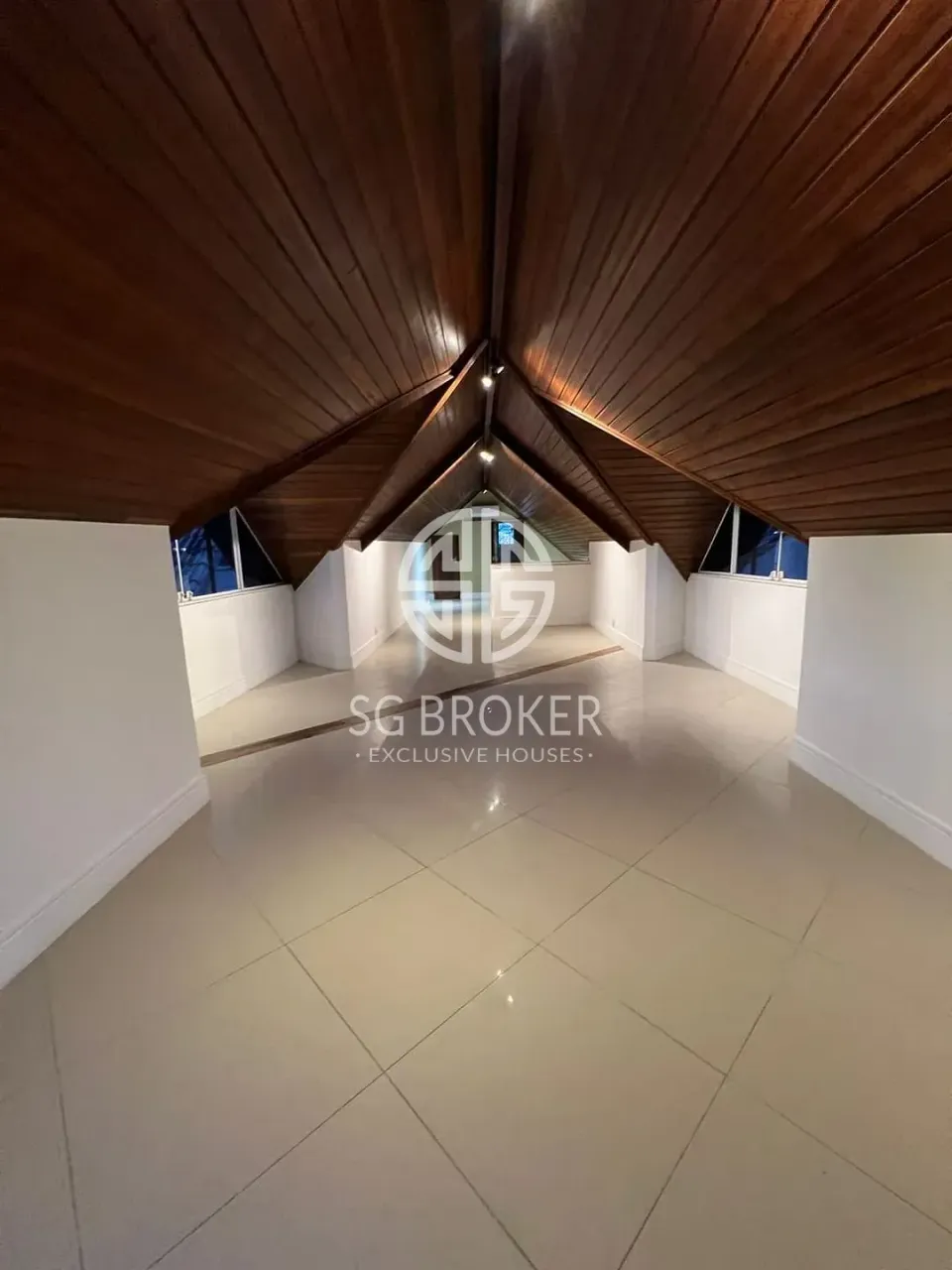 Casa com 5 suítes, cozinha fechada a gás e 500 m² — photo 20