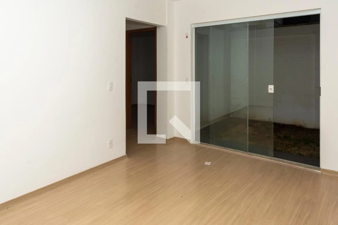2-bedroom apartment in a building with a gym — photo 31