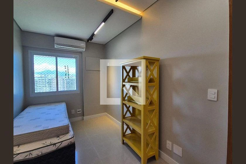 Furnished 3-bedroom apartment with balcony and views — photo 25