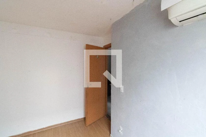 2-bedroom apartment in a building with a pool — photo 14