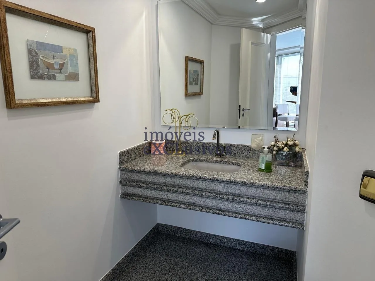 Furnished 4-bedroom apartment with 5 bathrooms — photo 31