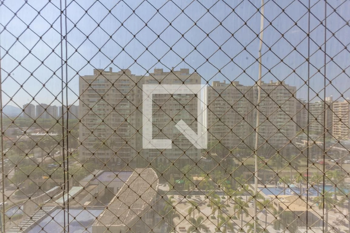 Balcony with a grill in a 2-bedroom apartment, 68 m² — photo 30