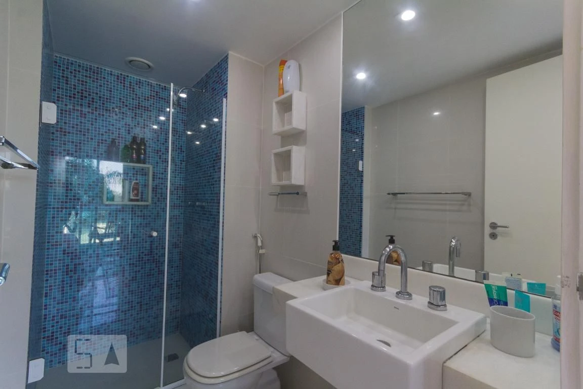 Furnished apartment with 2 en-suites and a balcony — photo 18