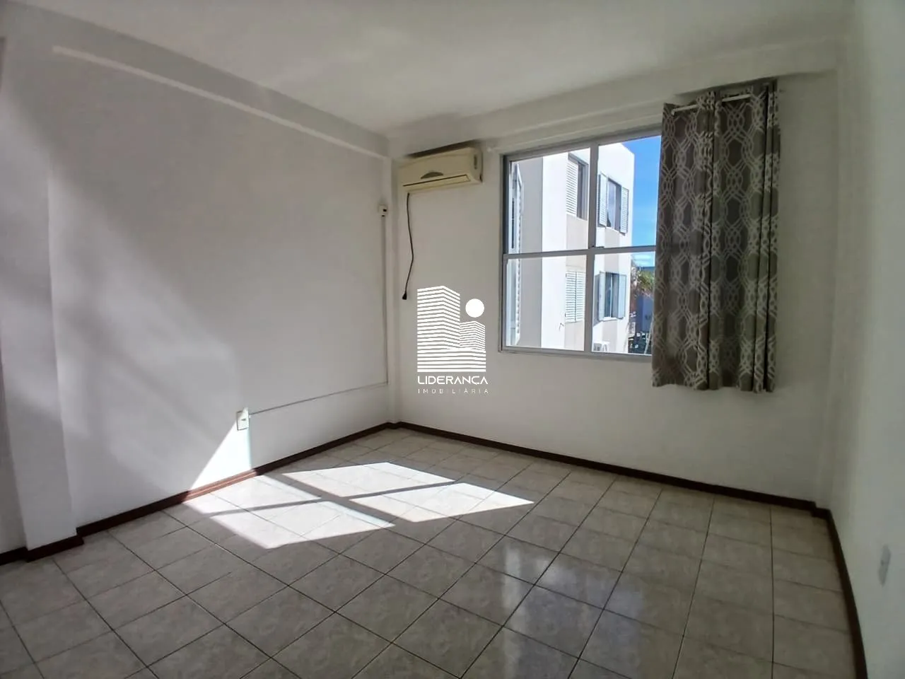 1-bedroom apartment with 1 parking space and 45 m² — photo 5