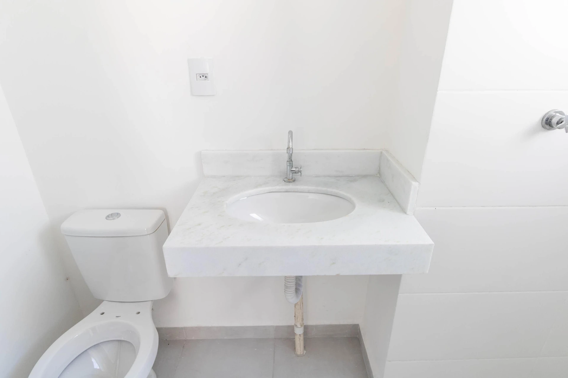 Apartment with 2 bedrooms, 1 en-suite and 1 parking spot — photo 33