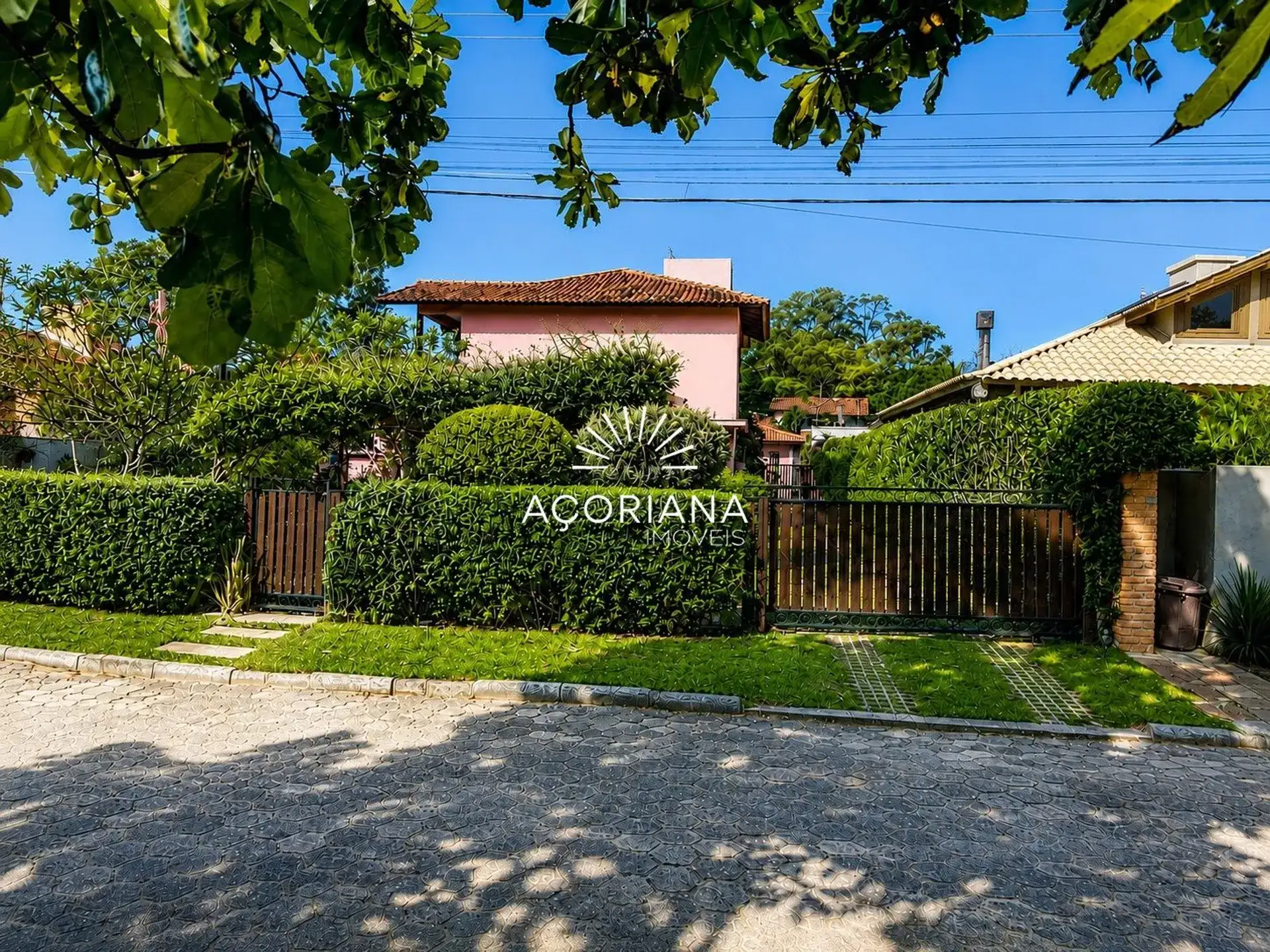 Casa com 4 suítes e cozinha fechada de 750 m² — photo 20