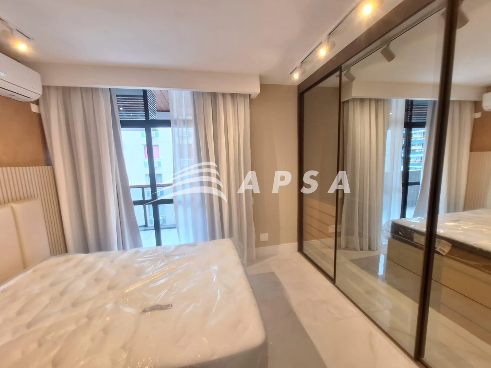 Apartamento de 2 quartos com varanda e 79 m² — photo 17