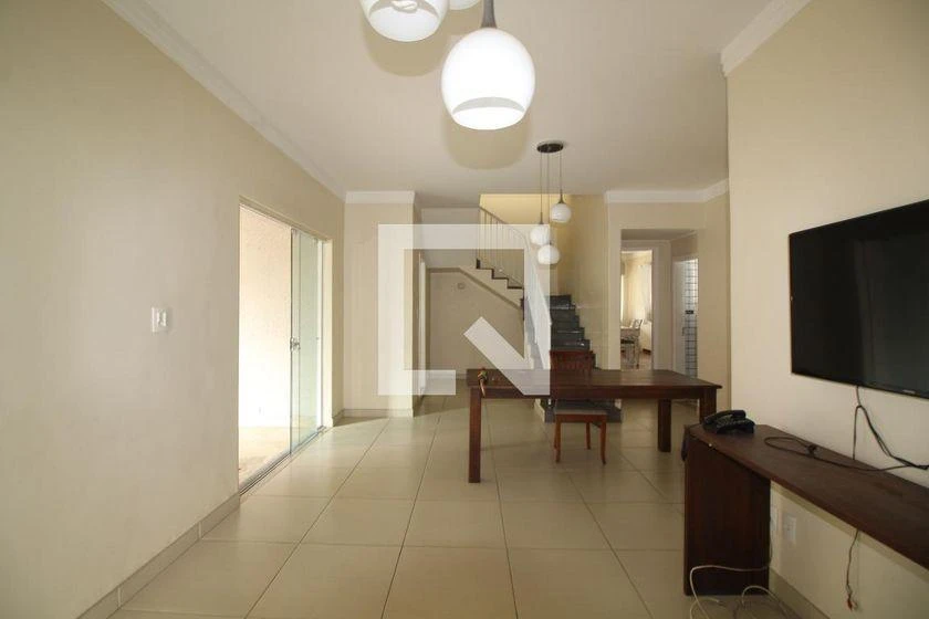 6-bedroom house with 4 en-suite suites and 600 m² — photo 18