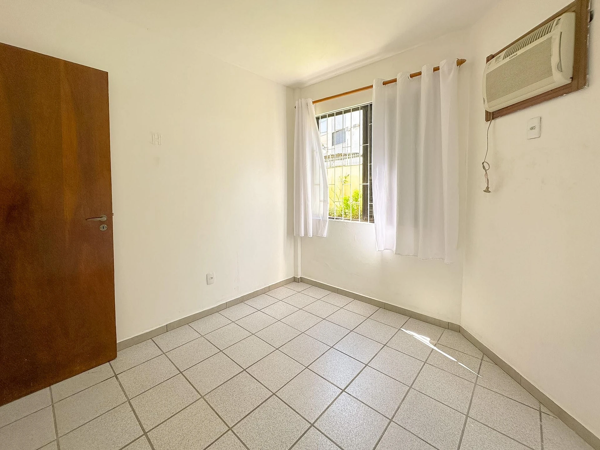 3-bedroom apartment with a grill on the balcony — photo 44