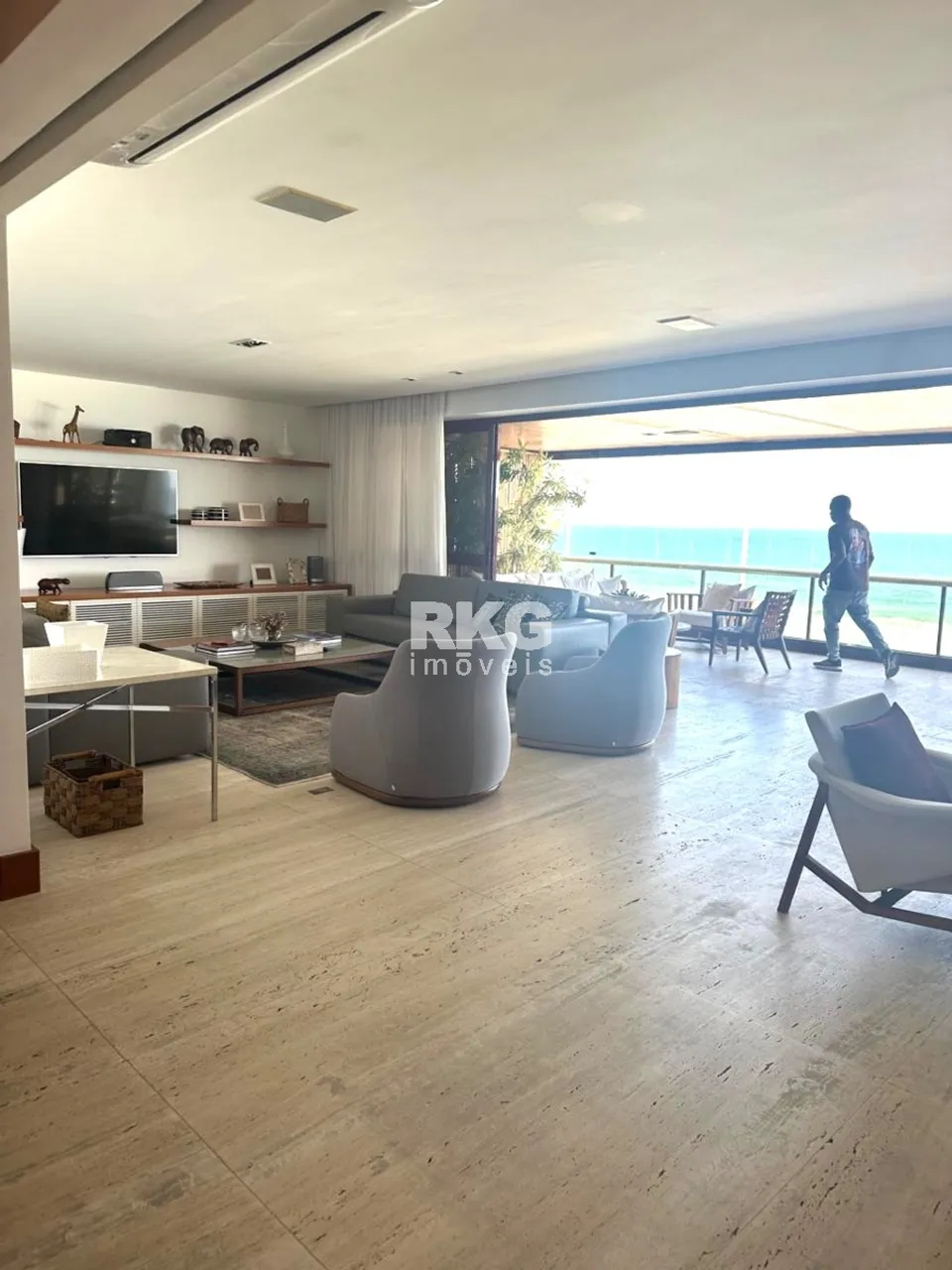 Apartamento mobiliado com 4 quartos e 4 banheiros — photo 18