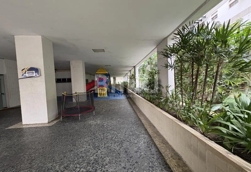 Furnished apartment, 121 m², with a glass-enclosed balcony — photo 24