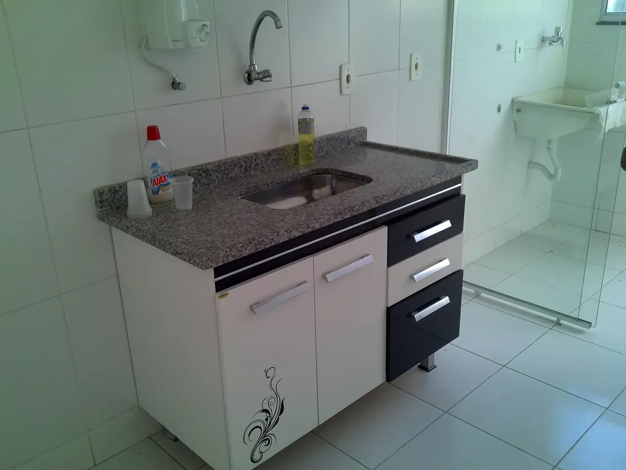 Unfurnished apartment with 2 bedrooms and 1 bathroom — photo 14