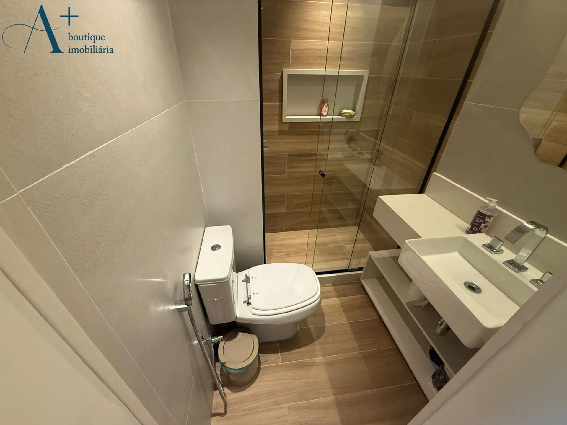 Furnished apartment with open-plan kitchen and 2 bedrooms — photo 21