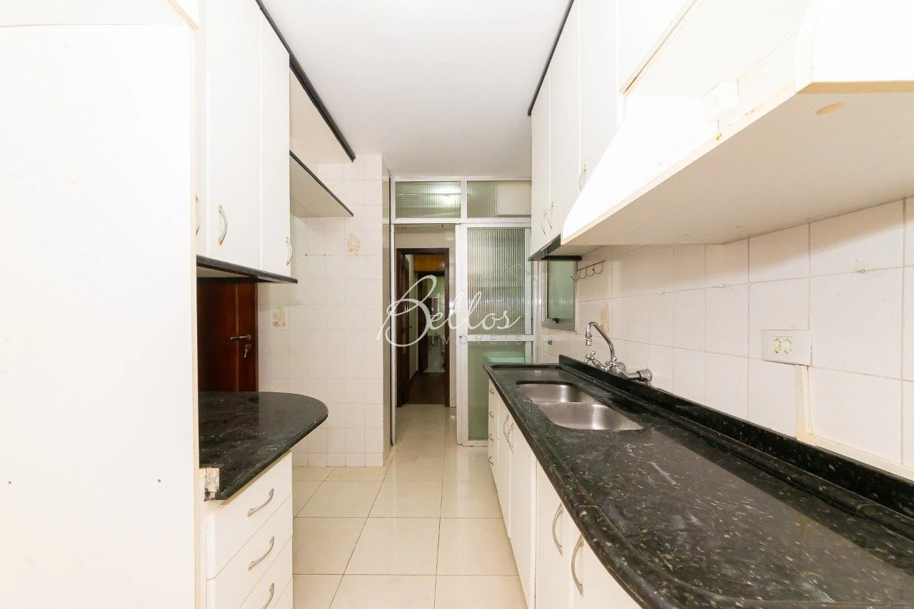 3-bedroom apartment with a bathtub — photo 22