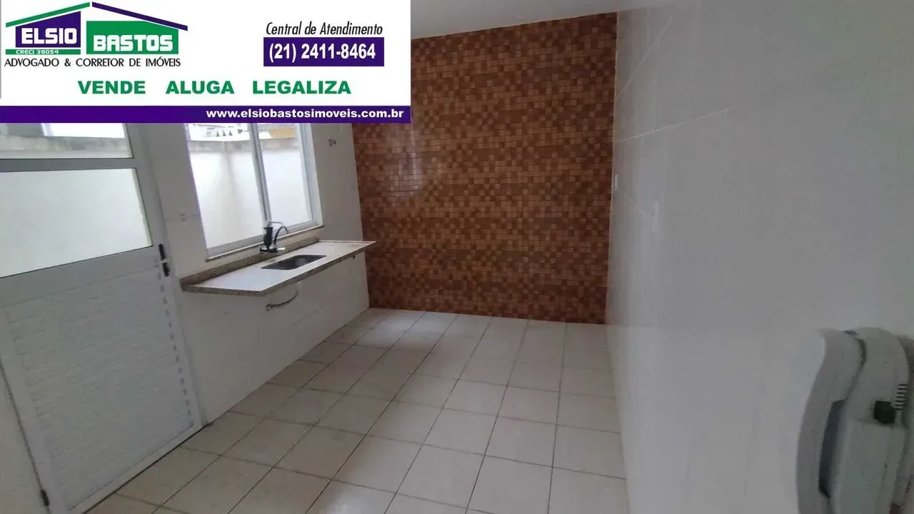 Casa duplex com 2 quartos e 2 banheiros
