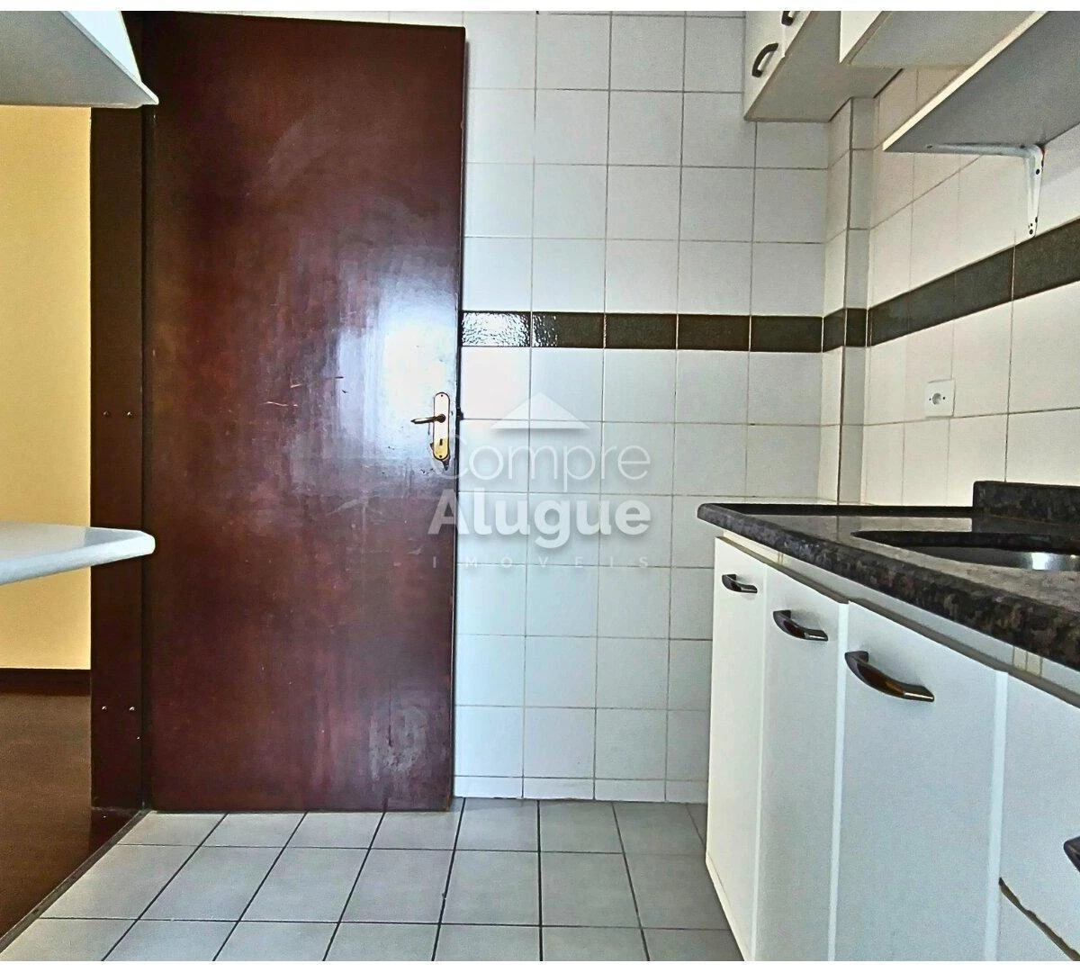59 m² apartment with a walk-in closet and a home office — photo 24