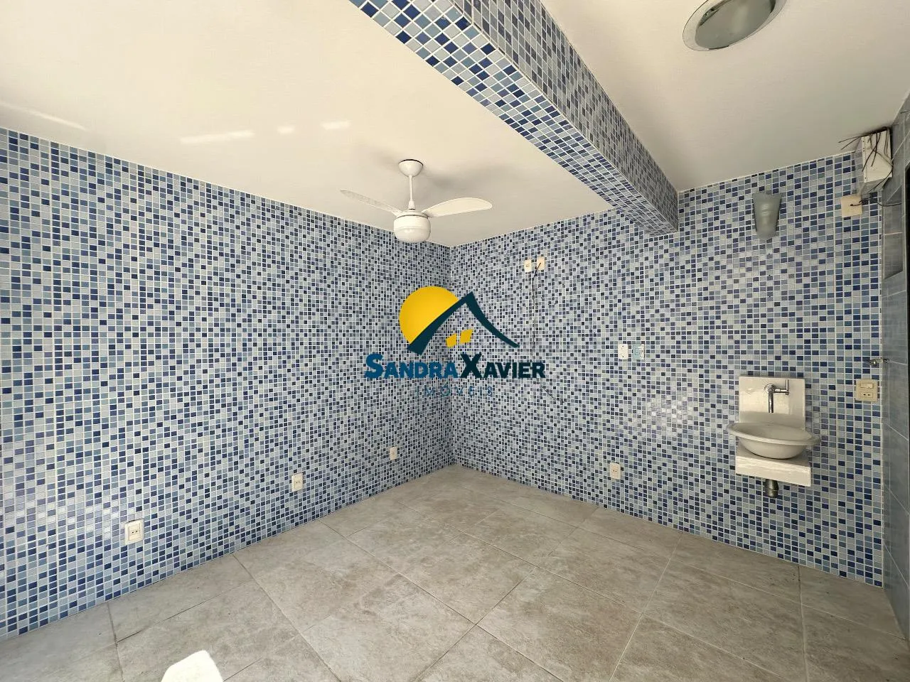 Casa com 4 quartos e 5 banheiros, varanda com churrasqueira — photo 18
