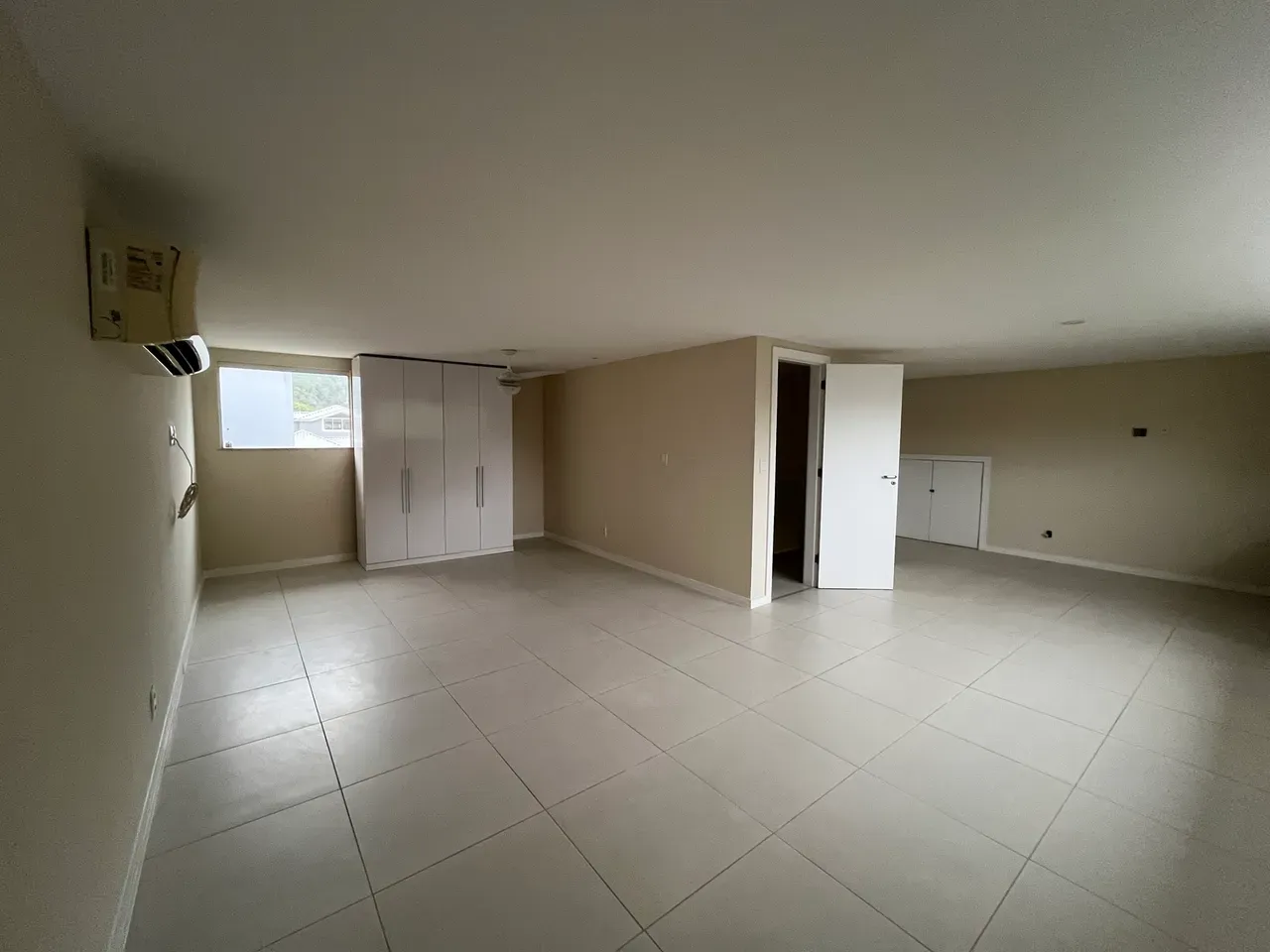 Furnished triplex house with 5 en-suite bedrooms — photo 3