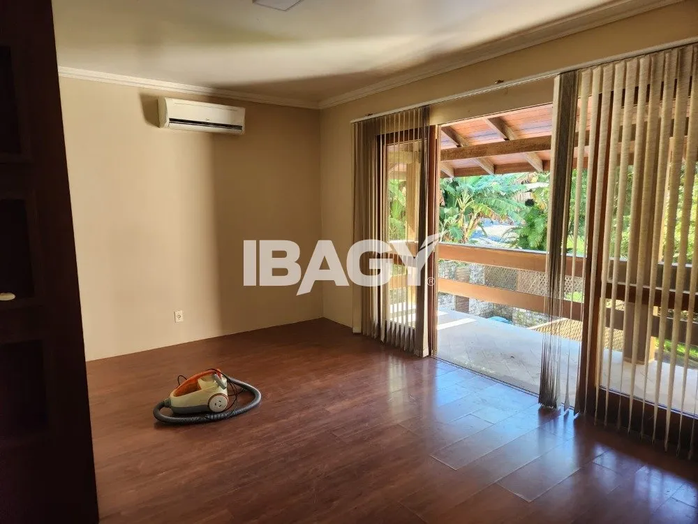 6-bedroom house with 600 m²; 3 suites and 5 bathrooms — photo 8