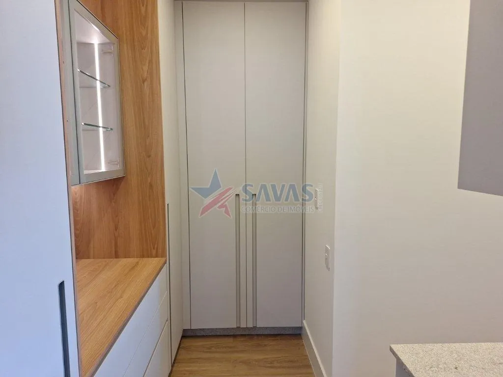3-bedroom apartment in a building with a coworking space — photo 7