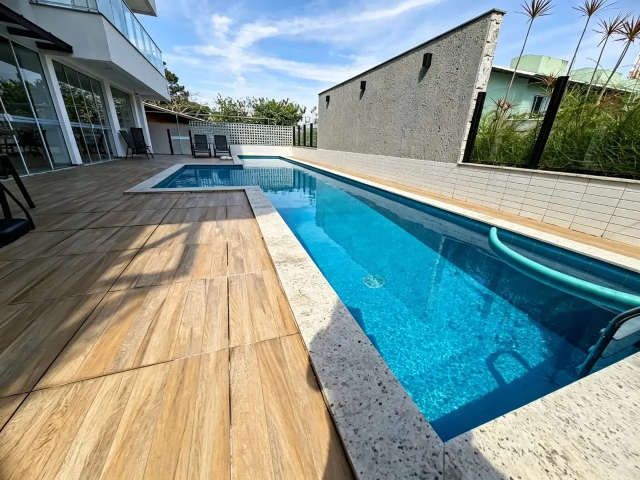 3-bedroom apartment with 2 parking spots and balcony — photo 33