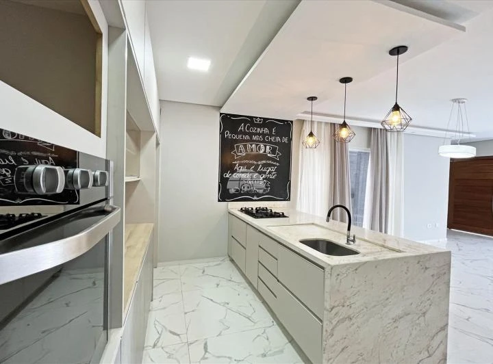 House with 2 bedrooms and an open-plan kitchen — photo 2