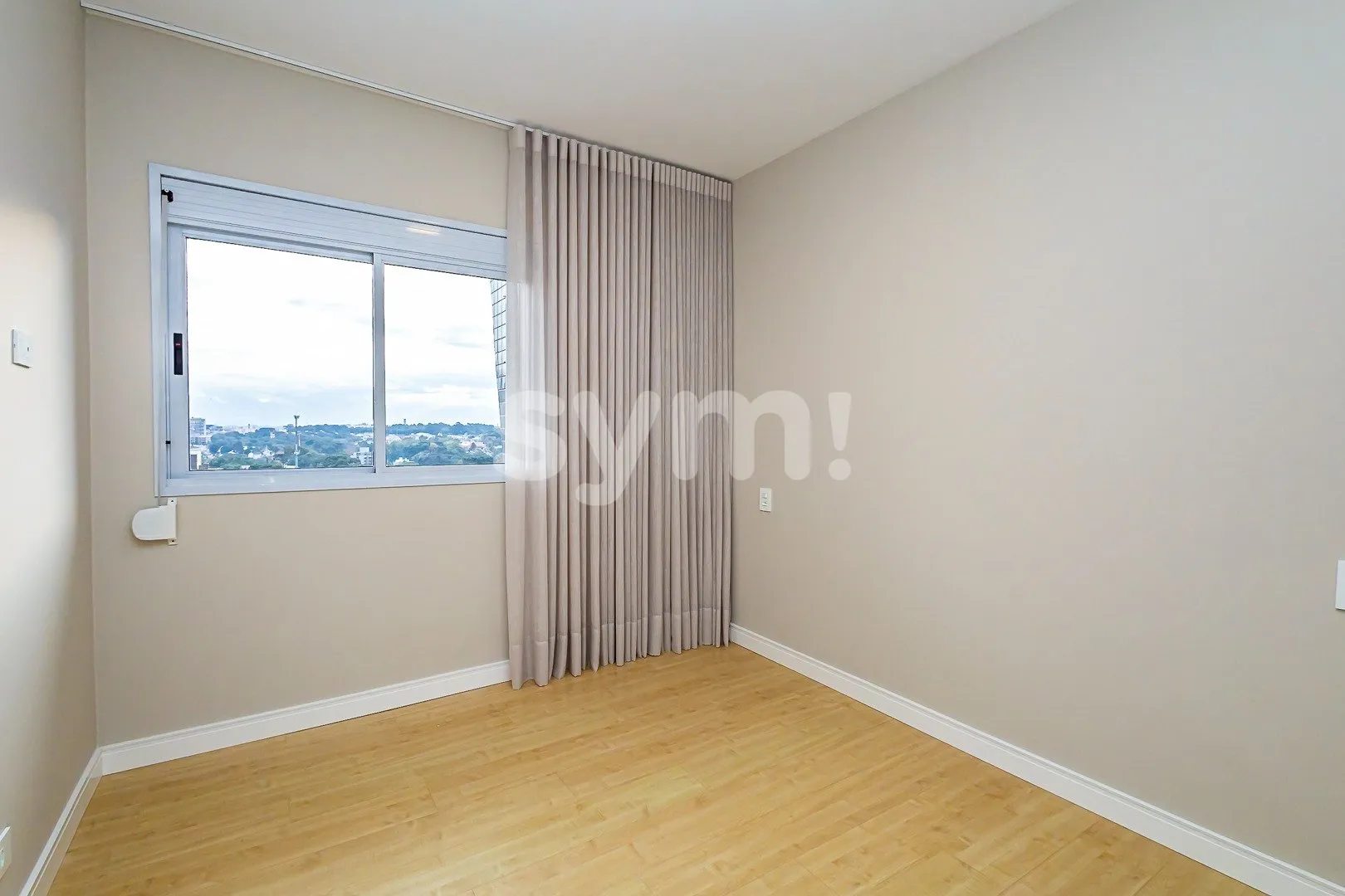 2-bedroom apartment with fitted kitchen and 2 parking spots — photo 17