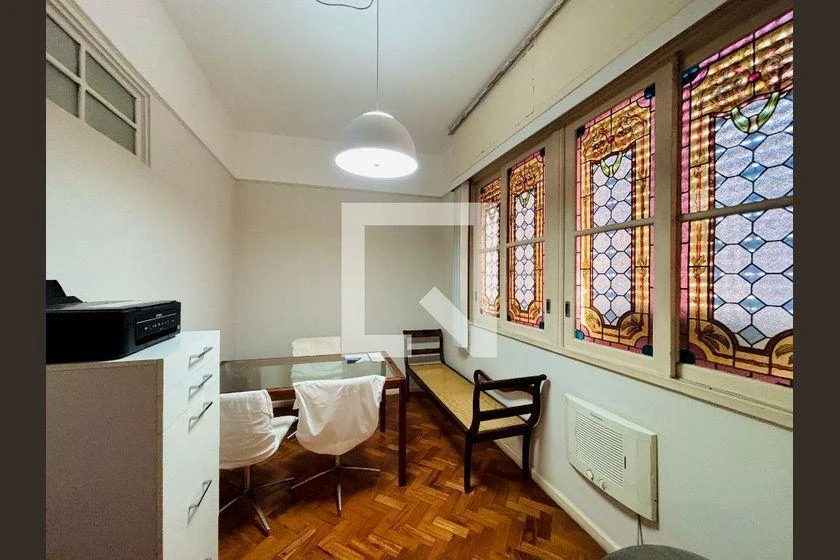 Furnished apartment, 348 m², with a glass-enclosed balcony — photo 3