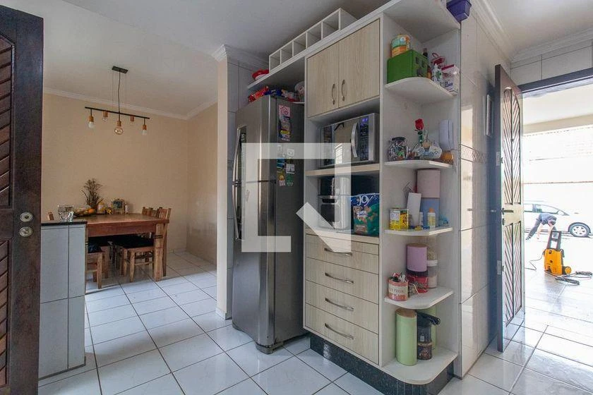 3-bedroom house with a bathtub in Curitiba — photo 20