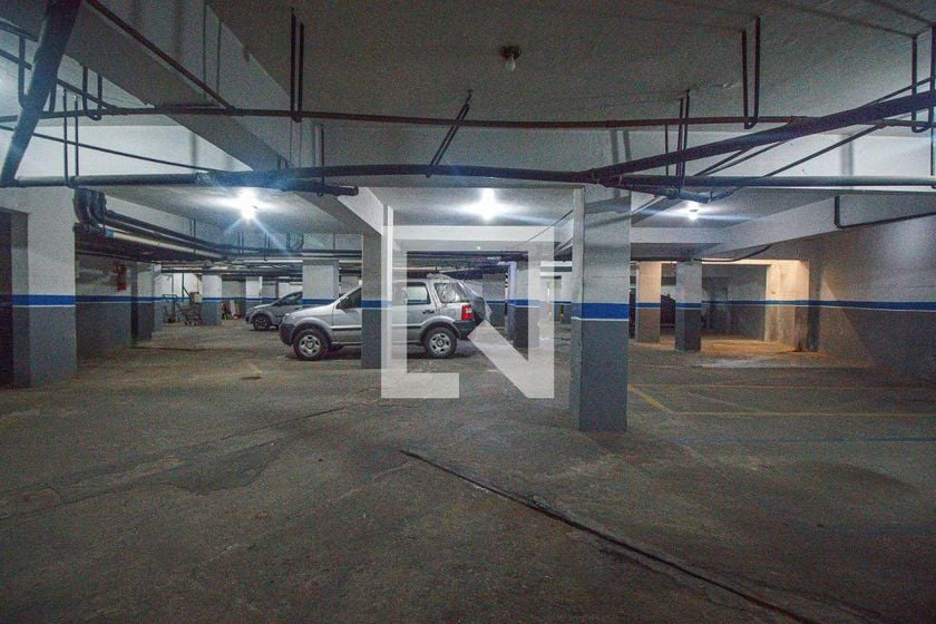 1 quarto e piso de madeira ou laminado: apartamento de 21 m² — photo 18