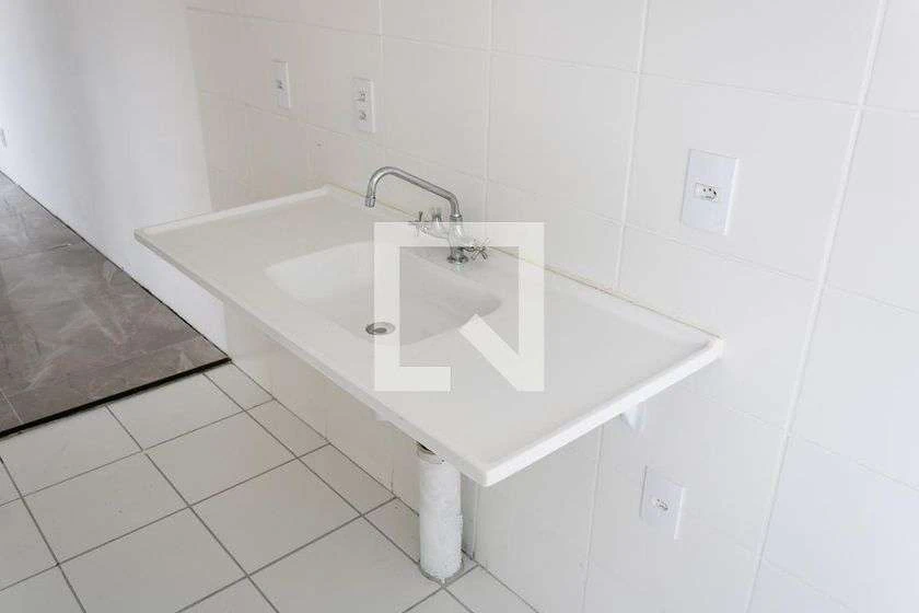 Unfurnished 42 m² apartment with 2 bedrooms — photo 6