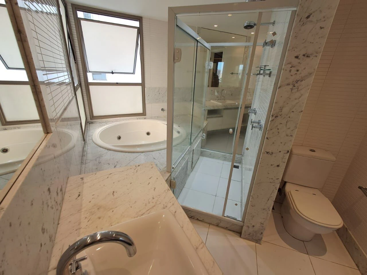 4-suite apartment with 370 m² and private BBQ area — photo 9