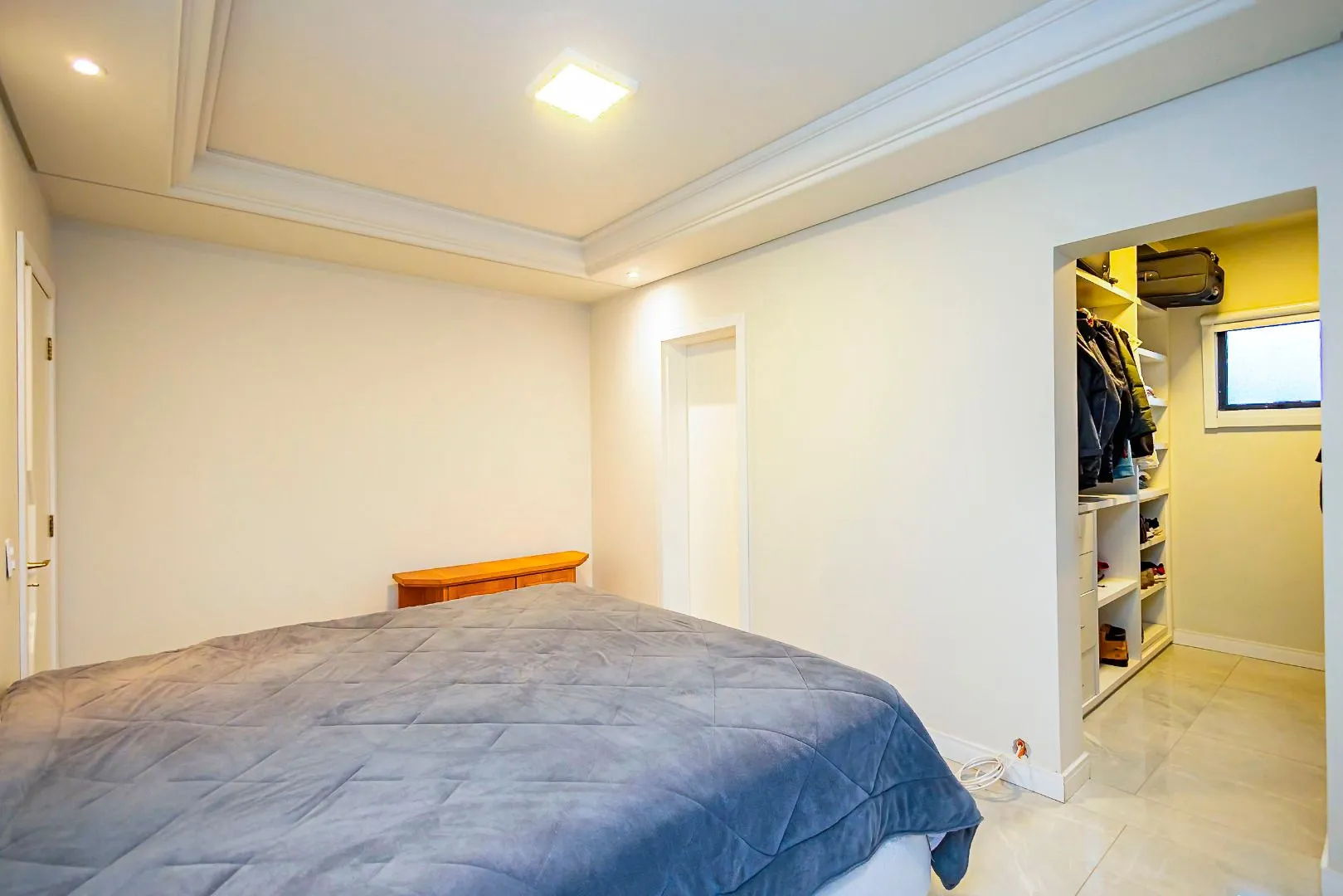 Furnished apartment with open-plan kitchen and 4 bedrooms — photo 20