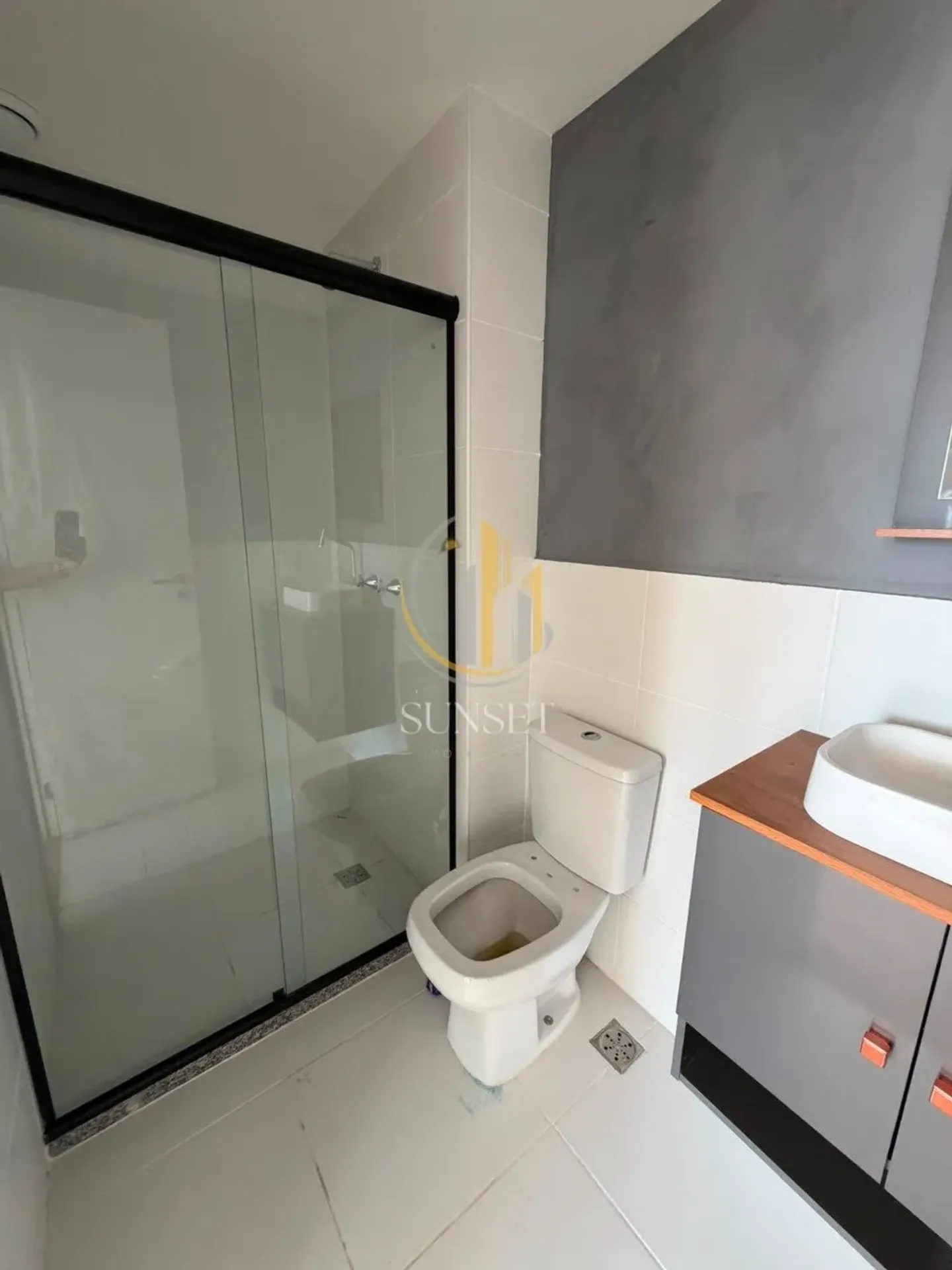 3-bedroom apartment with a water view — photo 9