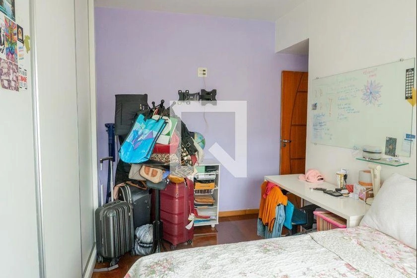 Furnished apartment with 4 bedrooms and 200 m² — photo 48