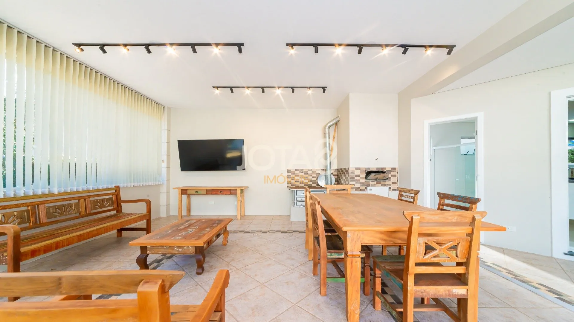 House with 3 bedrooms, 345 m² and 6 parking spaces — photo 20