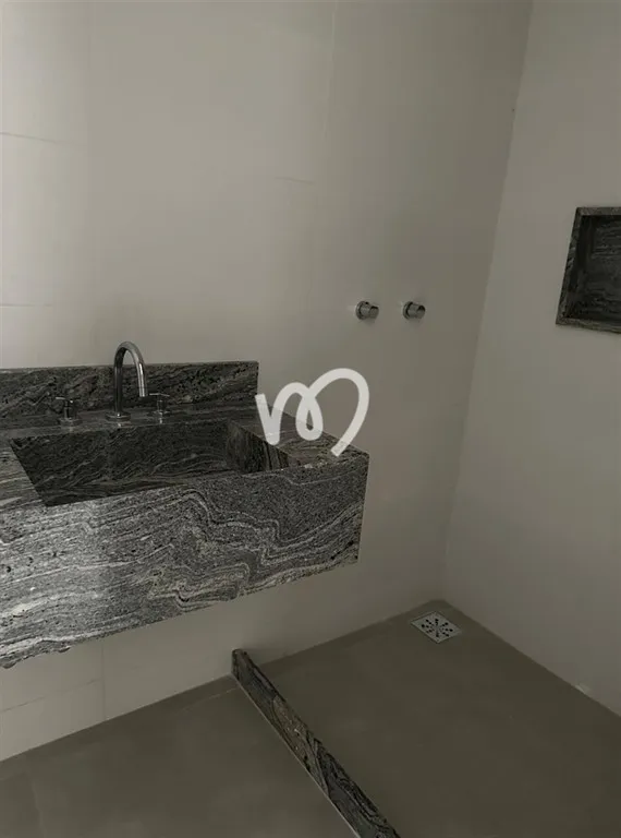 Casa com 4 quartos e 5 banheiros e cozinha integrada — photo 22