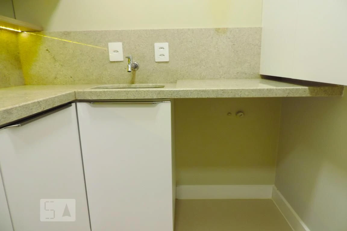 One-bedroom apartment in a building with a sauna — photo 10