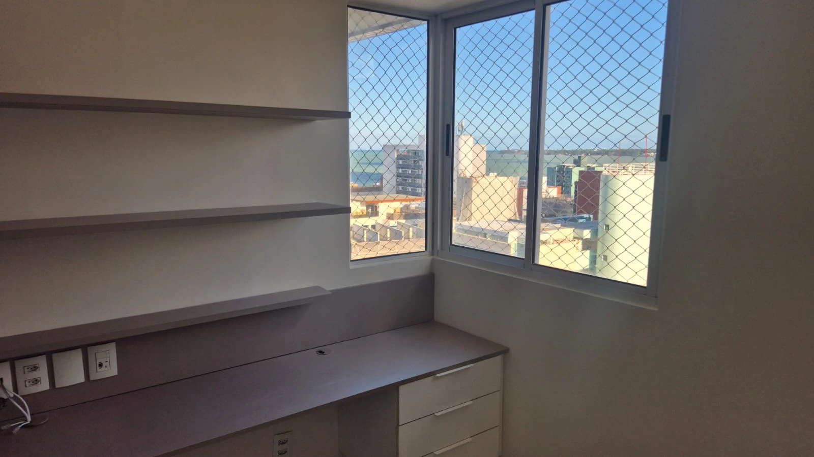 Apartment, 94 m², with a glass-enclosed balcony — photo 13